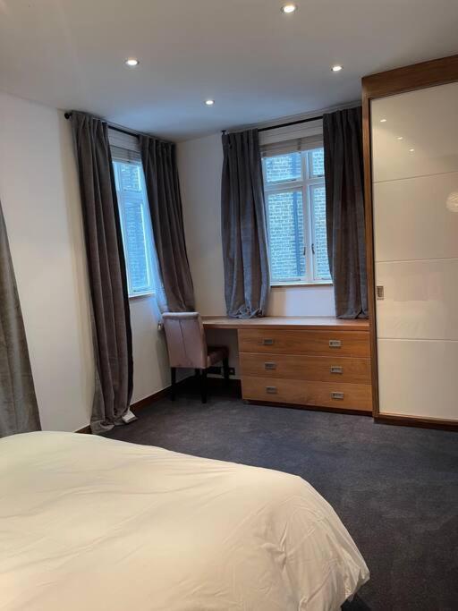 Designer 2 Bedroom Pimlico Лондон Екстер'єр фото